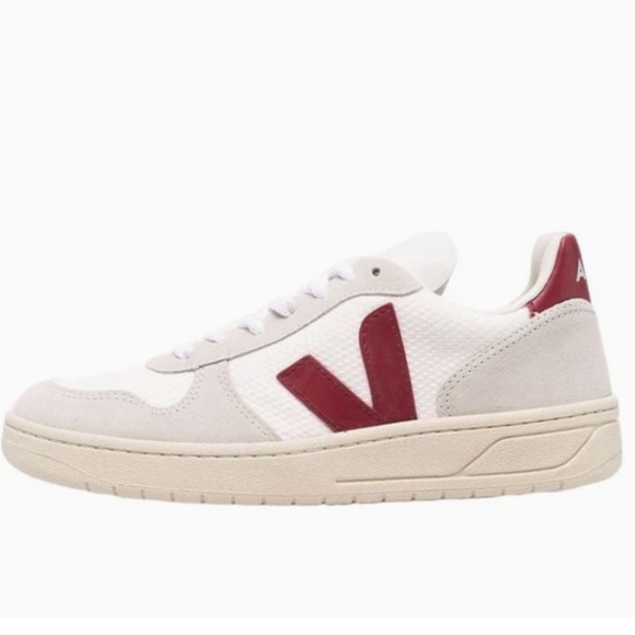 Veja Shoes - Veja V10 Sneaker, Sz 40/9